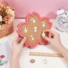 Sakura skelbimų lenta 21 x 19.2 cm didelė kamštinė lenta, montuojama ant sienos su rožiniu rėmeliu, skelbimų lenta sagėms laikyti, biurui, namams