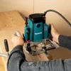 Makita RP2303FC07 Vertikali freza 2100 W 6, 8, 12 mm, 9000-23000 min-1, 6,2kg, MAKPACK