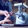 Mėsmalė Mėsos malimo mašina Gastroback Design Mincer Pro M 41408 Sidabrinis, Greičių skaičius 2, 3 malimo diskai (3 mm / 4,8 mm / 8 mm), Kebbe priedas rytietiškai virtuvei, dešrų įdaro ir sausainių tvirtinimas