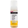 „Neutrogena Curcuma Clear“ raminančios valomosios putos