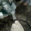 Makita Adapteris (1 vnt) tepalo presui, tvirtinamas prie lanksčios žarnos galo, skirtas prijungti prie tepalo padavimo angos. Tinka tepalo presams GP001G ir DGP180 1915L9-8