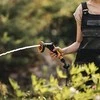 Fiskars „Comfort“ daugiafunkcis laistymo pistoletas, su valdymu priekyje