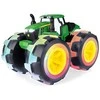 Tomy JOHN DEERE žaislinis traktorius su šviečiančiais ratais, 46644B