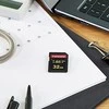 Transcend 32GB SD kortelė ant darbo stalo