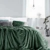 Eurofirany DESIGN 91 Minkšto kailio struktūros pledas TIFFANY su sidabriniu siūlu, 150X200 cm, spalva: tamsi žalia