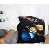 Herding Kocyk polarowy 130x160 Kosmos planety juoda kolorowy pled dzicięcy H23