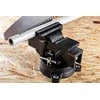 Stalo spaustuvas TOPEX 07A210, 100 mm, besisukantis, su priekalu