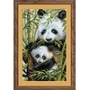 RIOLIS – Create It Yourself – Siuvinėjimo rinkinys „Panda su vaiku“ 1159 (22x38 cm)