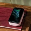 Lexon Powersound belaidė išorinė baterija 5000 mAh su „Bluetooth“ garso kalba, rožinė, LA128P