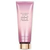 Victoria Secrets Victoria´s Secret Velvet Petals Shimmer Losjonas kūnui kūno losjonas, 236 ml