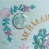 Bothy Threads Needle Minder "Mermaid Kisses" XA34 3x3 cm
