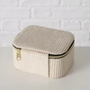 Boltze papuošalų dėžutė, aptraukta velvetu CAJA, 12 x 10 x 6 cm, spalvos: kreminė