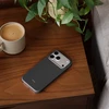 Apple „Beats iPhone 17 Pro Max“ dėklas su „MagSafe“ ir kameros valdymu – granito pilkos spalvos