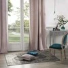 Atmosphera Perfect Šviesiai rausvos spalvos lango užuolaida iš poliesterio yra puiki namų interjero puošmena.