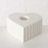 Boltze keraminis žvakių laikiklis ilgai širdies formos žvakei ANIMA, 4 x 9 cm