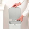 Šiukšlių dėžė BRABANTIA StepUp, su pedalu, šviesiai pilkos sp., 16 l