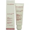 „Clarins UV Plus 5P Multi-Protection Moisturizing Screen Face Care Care Sun Care“.