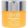 Clinique Superdefense Broad Spectrum SPF 40 Fatigue + First Signs Of Age Multi-correcting Gel jauninamasis veido kremas-gelis, 50 ml