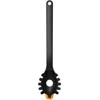Makaronų šaukštas Fiskars Functional Form 1027301