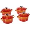 Le Creuset akmens masės indų rinkinys iš 4 smulkių troškintuvų 10x5cm ugnikalnio.