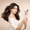 8 viename Cecotec Bamba CeramicCare AirGlam šampano spalvos plaukų suktukas ir džiovintuvas