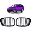 Blizgios juodos dvigubų pelekių grotelės BMW X5 E53