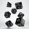 Q Workshop Classic RPG Kauliukų Rinkinys Juodos Ir Baltos Spalvos