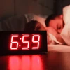 Retoo Radijo žadintuvas Žadintuvas-radijas su projektoriumi, juodos spalvos, garsus žadintuvas su USB ir LED ekranu, XL dydžio