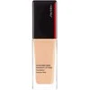 „Shiseido Synchro Skin Radiant Lifting“ skystas makiažo pagrindas, 160 Shell SPF 30, 30 ml