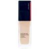 „Shiseido Synchro Skin Radiant Lifting“ skystas makiažo pagrindas, 410 Sunstone SPF 30, 30 ml