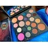 „Smashbox Cosmic Celebration“ gaivios spalvos ir blizgesio veido paletė 7,5 g