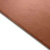 Spigen LD302 stalo kilimėlis, rudas