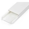 StarTech STARTECH.COM 1m Kabelkanal Selbstklebend 32x11mm PVC - Sockelleiste/Wandkabelkanal -bis zu 12 Kabelis - UL gepr�ft