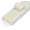StarTech STARTECH.COM 1m Kabelkanal Selbstklebend 32x11mm PVC - Sockelleiste/Wandkabelkanal -bis zu 12 Kabelis - UL gepr�ft