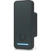 „Ubiquiti Compact“ – antros kartos NFC kortelių skaitytuvas ir išėjimo prašymo įrenginys, palaikantis durų atrakinimą ranka pamojuojant.