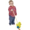 Medinis stumiamas žaislas Viga Toys Viščiukas