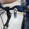 Lexon Nomaday Flash LED raktų pakabukas tamsi mėlyna LL137DB