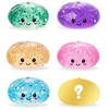 Trendhaus Antistresinis žaislas – Blizgantis koldūnas (Ø 6,5 cm) (1 „Mystery Box“, 6 dizainai)