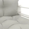 Sodo sofa iš palečių su taupe spalvos pagalvėmis, mediena