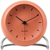 Arne Jacobsen Clocks Arne Jacobsen - Miesto rotušės stalo laikrodis - Ø11 cm - Raudonas