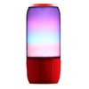 V-tac Bluetooth kolonėlė su 6W LED šviesomis, USB jungtimi, raudona. Yra TransFlash kortelės vieta, 5V, IP20, neatspari drėgmei.