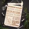 Graviruota medinė lentelė "Garage rules" (anglų kalba)
