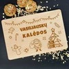 Graviruota medinė pjaustymo lentelė "Kalėdos" su Jūsų pasirinkta pavarde