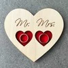 Medinis graviruotas padėkliukas vestuviniams žiedams "Mr ir Mrs"