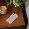 Apple „Beats iPhone 17“ dėklas su „MagSafe“ ir kameros valdymu – kalkakmenio spalvos