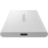 Kietasis diskas Nešiojamasis SSD diskas „Samsung T7 Resurrected 1TB“, kurio skaitymo sparta – 1050 MB/s, įrašymo sparta – 1000 MB/s.