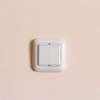 „Shelly Shelly Plug &amp; Play“ „BLU Wall“ jungiklis 4 adapteriai „Busch-Jaeger Baltas“