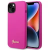 „Guess“ silikoninis vintažinis auksinis logotipo dėklas iPhone 14 / 15 Plus – fuksijos spalvos