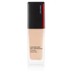 „Shiseido Synchro Skin“ gaivinamasis skystas makiažo pagrindas „Flawless“ 230 Alder SPF 30, 30 ml