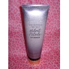 Victoria Secrets Victoria`s Secret Velvet Petals Shimmer Losjonas kūnui 236ml